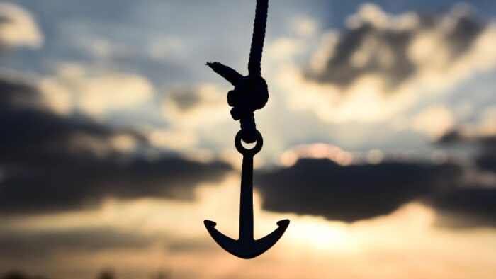 Anker vor sonnenuntergang